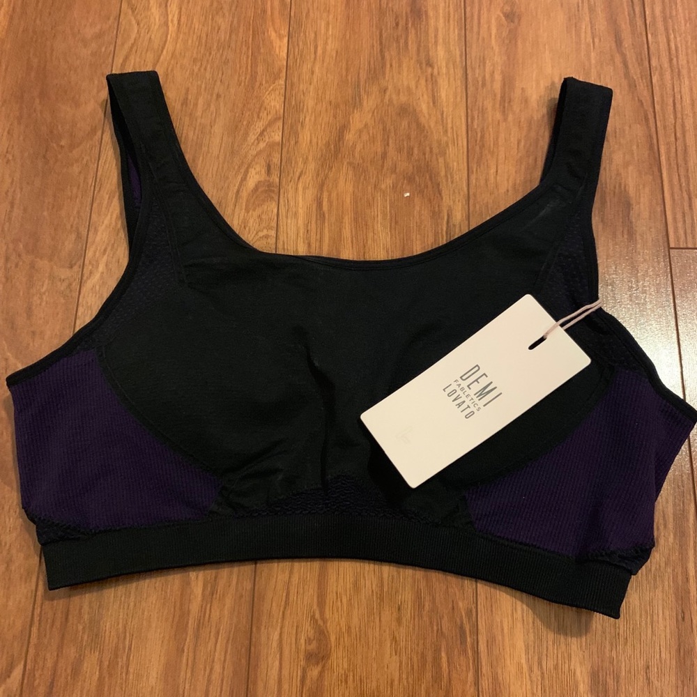 Fabletics black/purple sports bra pants set